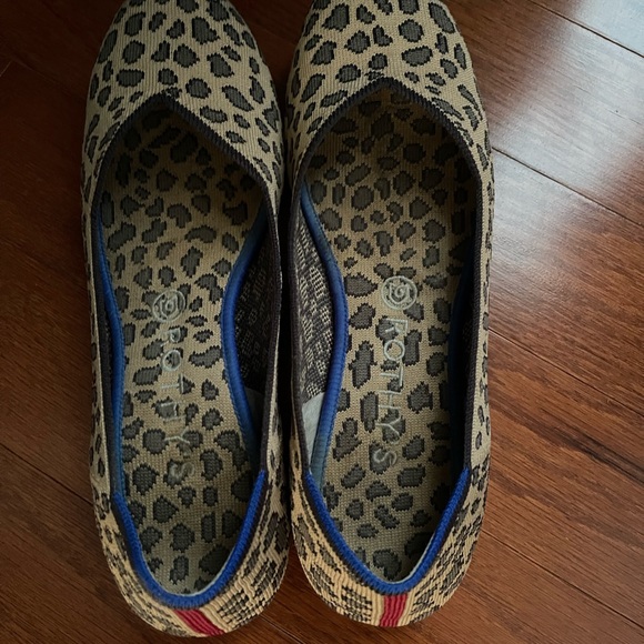 Rothy’s cheetah - Picture 1 of 3